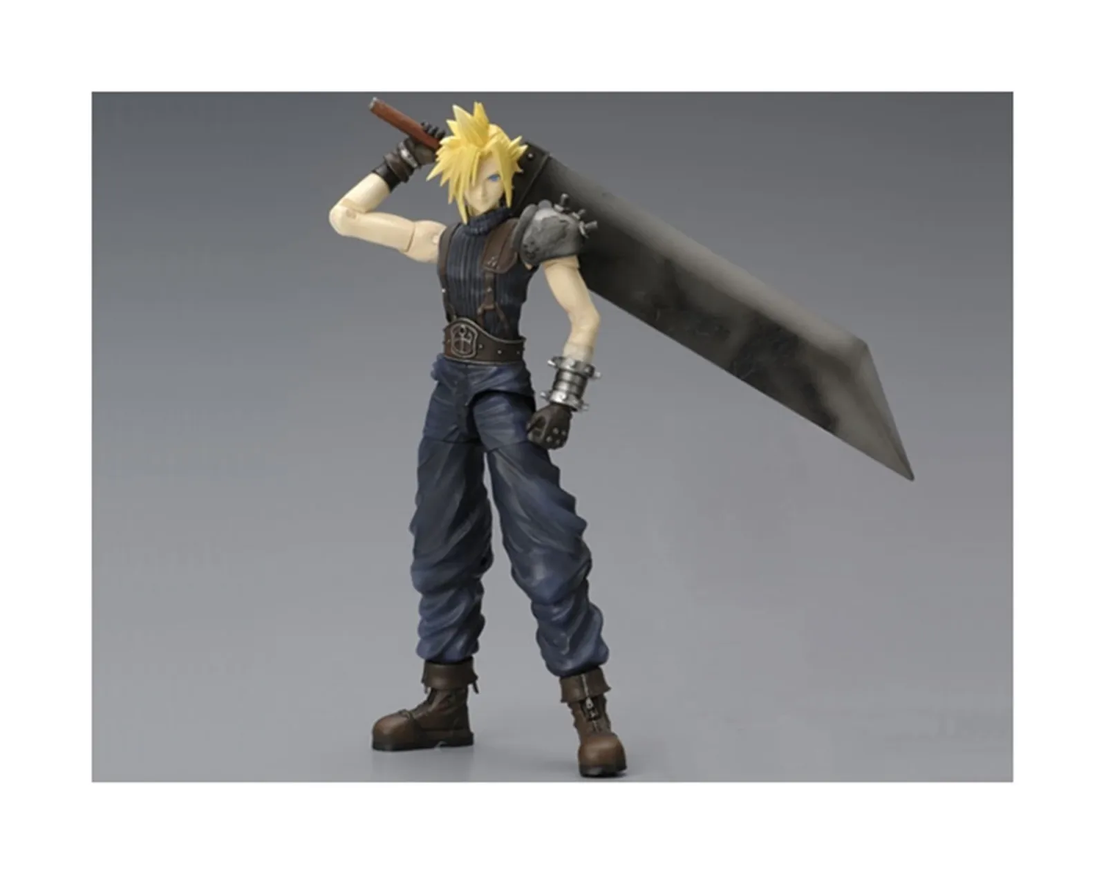 Square Enix Final Fantasy VII Cloud Strife Play Arts Action Figure PVC Painted